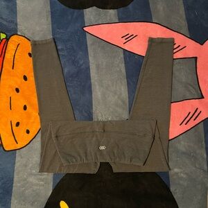 leg3nd grey leggings